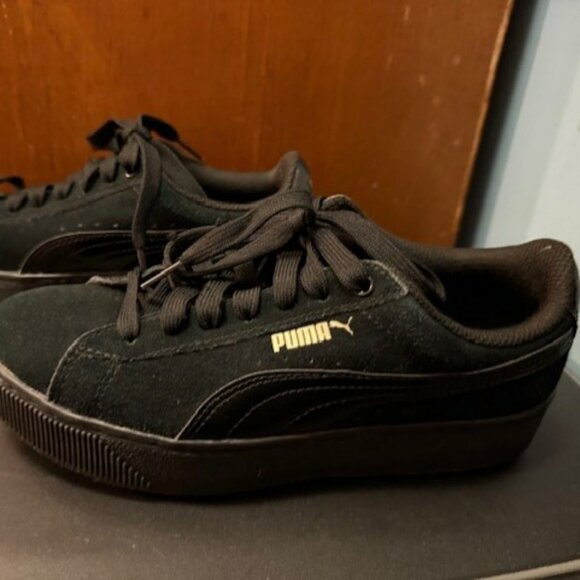 PUMA – Retro Black Vikki Platform Sneaker - Picture 13 of 16